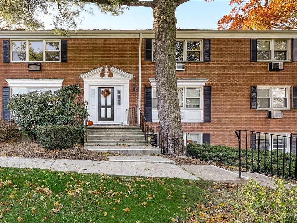1st image of 5 Milford Lane #7005
