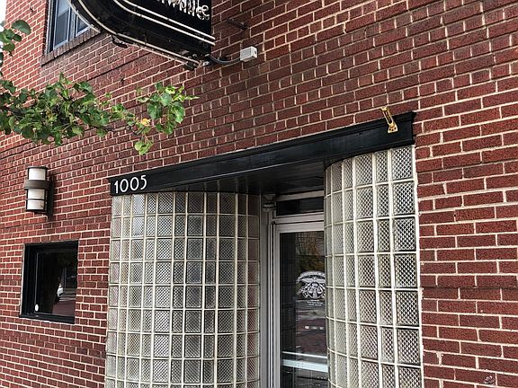 5th image of 1005 Wealthy St SE APT W