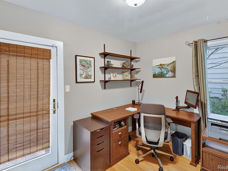536 S Minerva Ave, photo 19