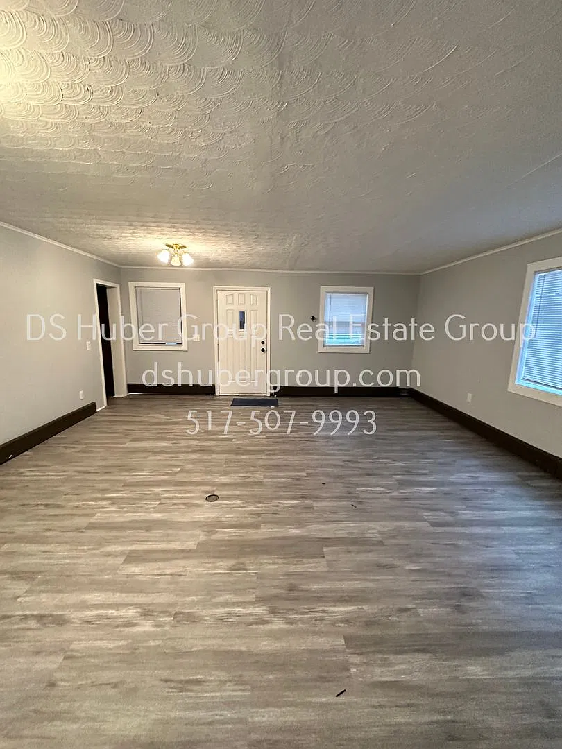 2588 Haslett East Lansing, MI 48823 — Photo 2