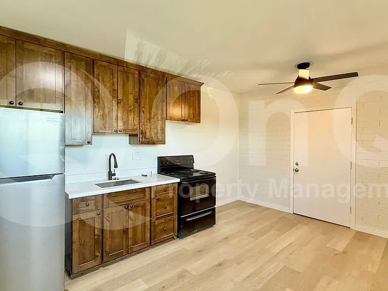 25 E Eva St #13 — Photo 6