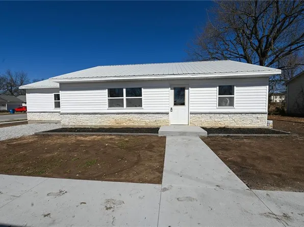 714 Broadway St, Lamar, MO 64759