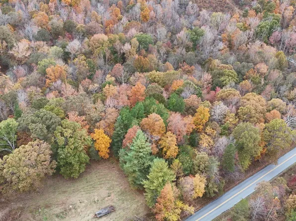 1135 Acorn Rd, Nathalie, VA 24577
