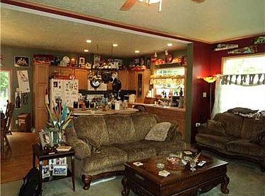 3rd image of 104 Highland Ave
