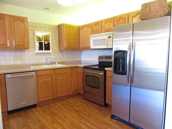 5th image of 1252 Village Centre Dr Unit 3