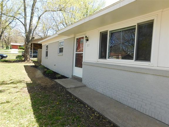 3rd image of 37 Centerwood St