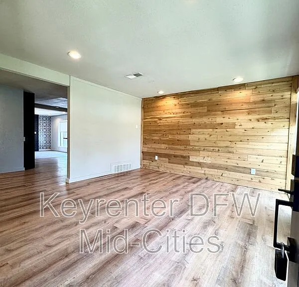 2703 Downing Ave — Photo 2