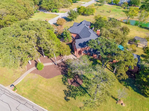 305 Lake Trail Ct, Double Oak, TX 75077