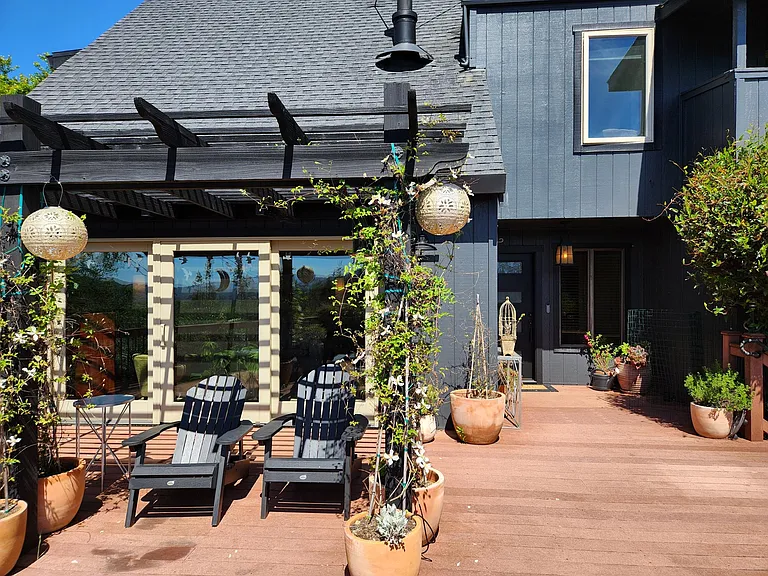 1625 Los Olivos Rd — Photo 4