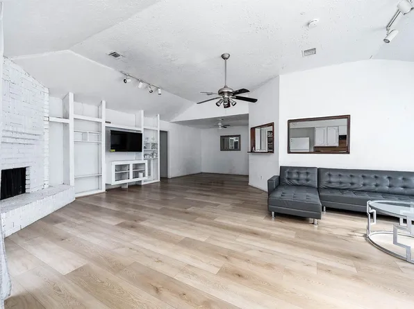 16034 Glen Mar Dr, Houston, TX 77082