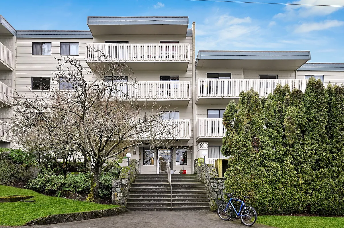 Ellery Manor Apartments — Photo 2