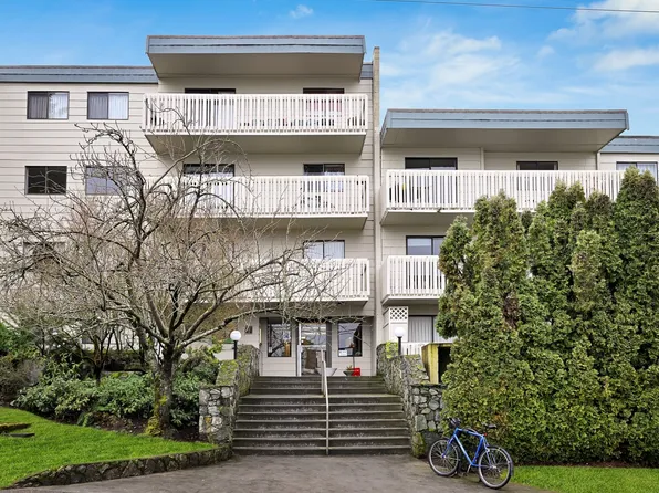 855 Ellery St #101, Esquimalt, BC V9A 6X6