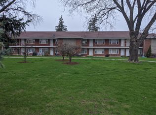 1101 Holiday Ln APT 18, Des Plaines, IL 60016