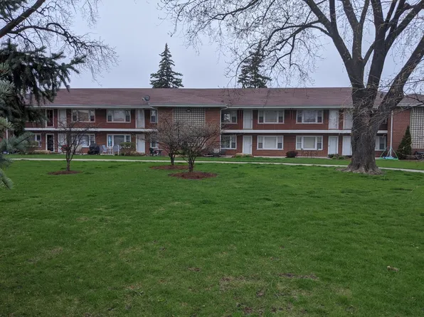 1101 Holiday Ln APT 18, Des Plaines, IL 60016