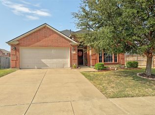 8200 Mossberg Dr, Arlington, TX 76002