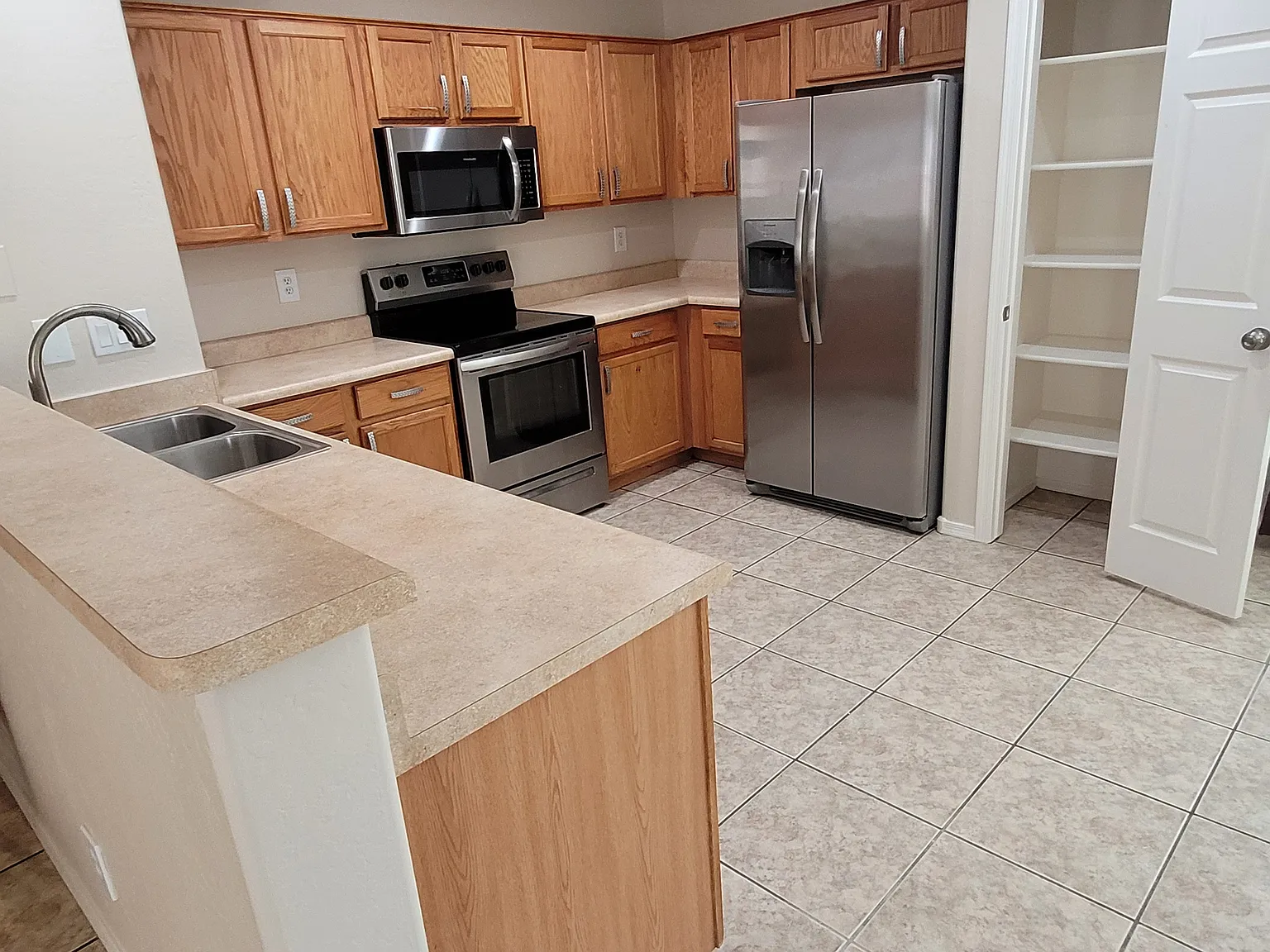 4 bed, 1506 sqft, $1,895 — Photo 3