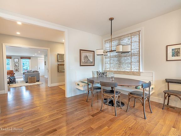 5th image of 305 Bridge St