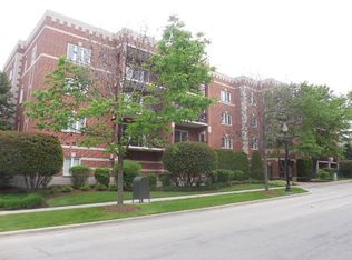 100 N Gary Ave APT 201, Wheaton, IL 60187