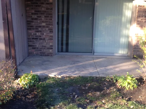 2505 Spring St APT 3301, Woodridge, IL 60517