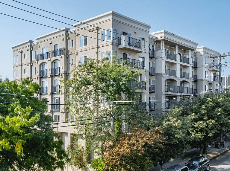 Counterbalance Apartments — Photo 9