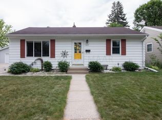 1617 1st St N, Fargo, ND 58102