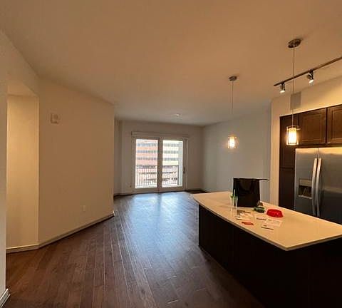 4th image of 360 S Garfield St #517
