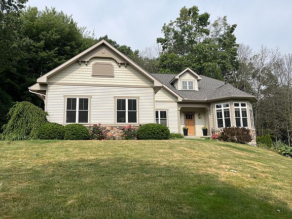 2nd image of 4755 Firefly Dr NE