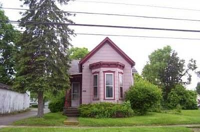 2nd image of 206 Harrison St