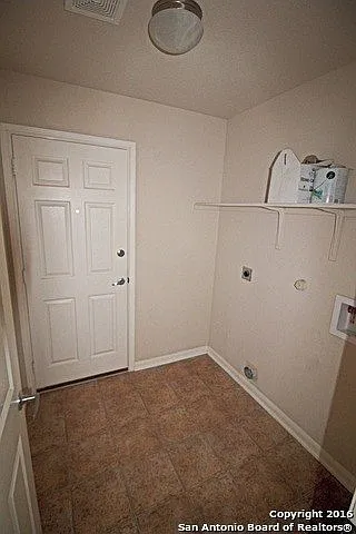 9135 Mare Hunt — Photo 14