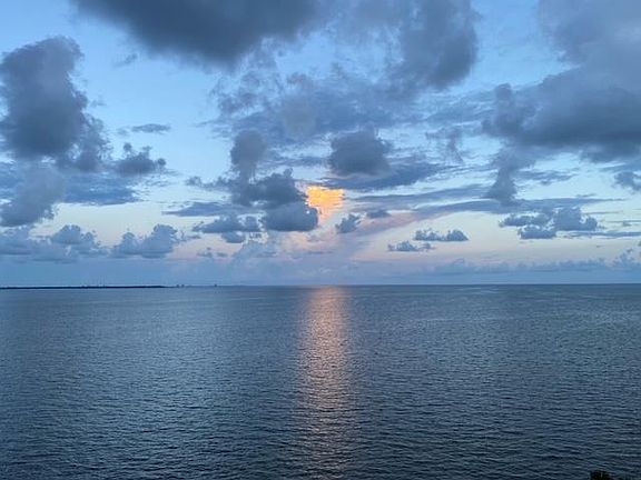 5th image of 615 Bayshore Dr APT 607