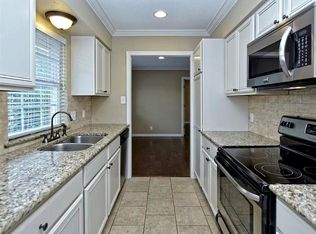 1407 W 39th 1/2 St APT 204, Austin, TX 78756