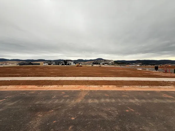2949 SW Eetclover Cir, Spearfish, SD 57783