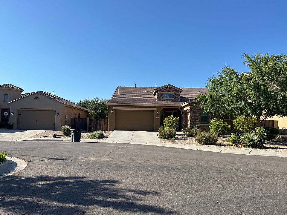 1st image of 2573 E Redwood Pl