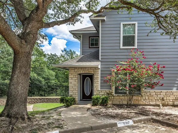 1317 Canyon Creek Cir, College Station, TX 77840