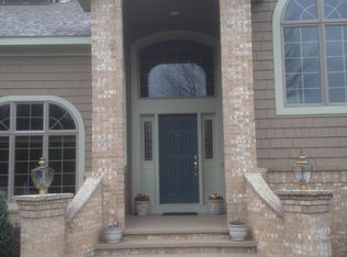 8 Reed Hill Rd, Granby, CT 06035