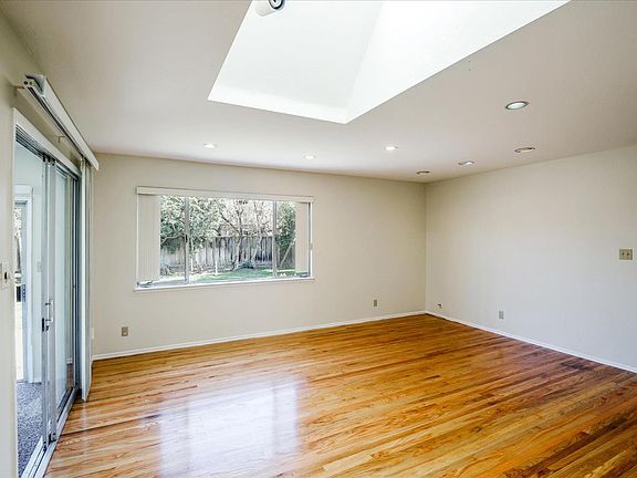 4th image of 10264 Richwood Dr