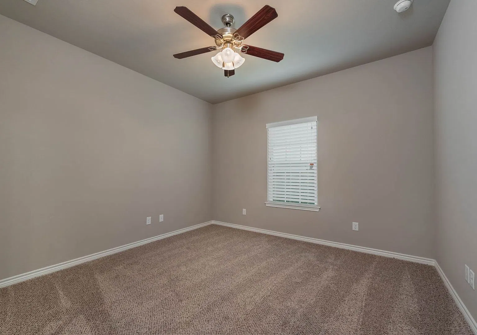 Beautiful 5 bedroom/5.5 bath home in The Revelry! Pre-Leasing Aug 2027 — Photo 3