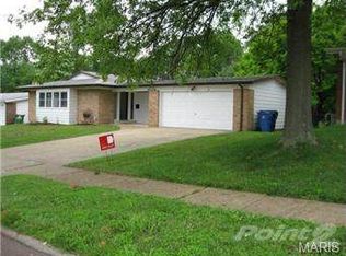 1595 Thoroughbred Ln, Florissant, MO 63033