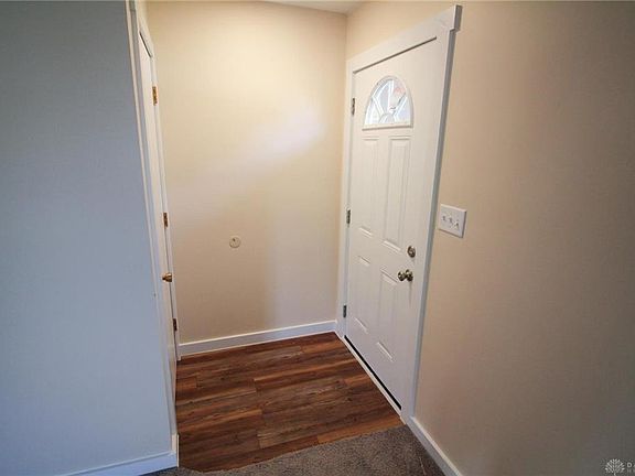 4th image of 80 Chris Dr