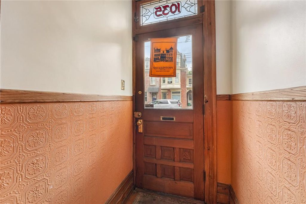 Apartment in Allentown, Old Allentown Historic District, Lehigh - View 3