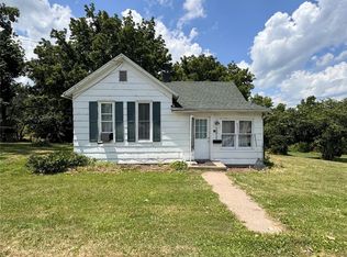 2021 Crescent St, Hannibal, MO 63401