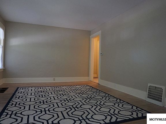 3rd image of 629 E State St