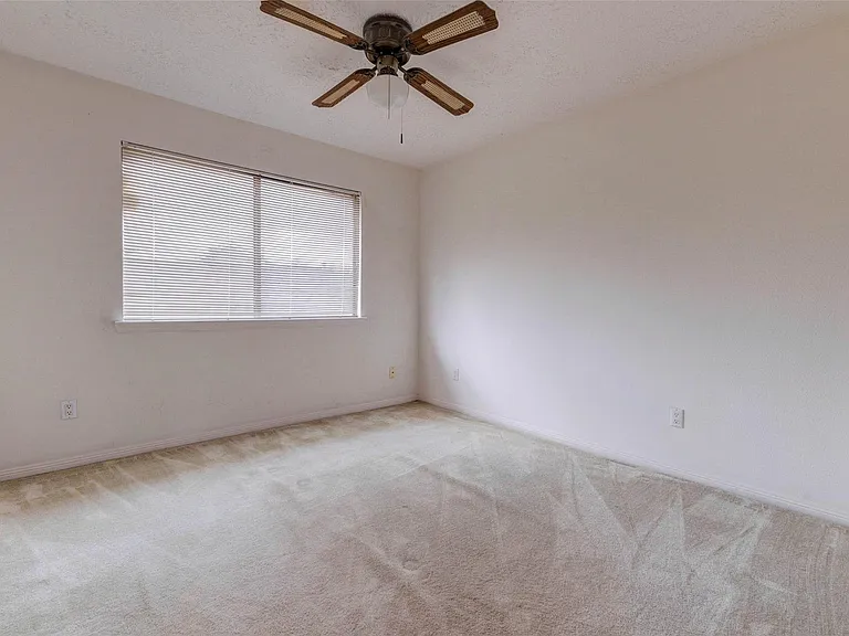 3102 Ashford Bend Dr — Photo 15