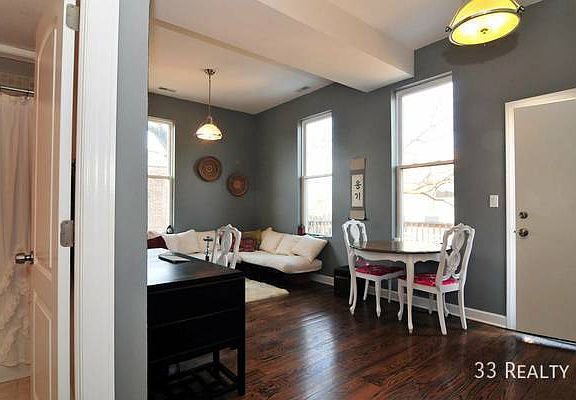 2nd image of 1056 N Damen Ave #3R
