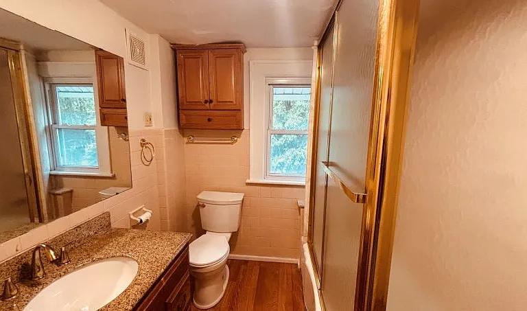 2110 Newton St — Photo 17