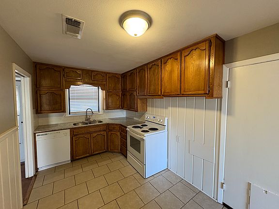 4th image of 3415 Linda Dr