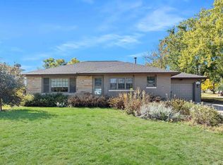 335 N Lakeshore Dr, Hanna City, IL 61536