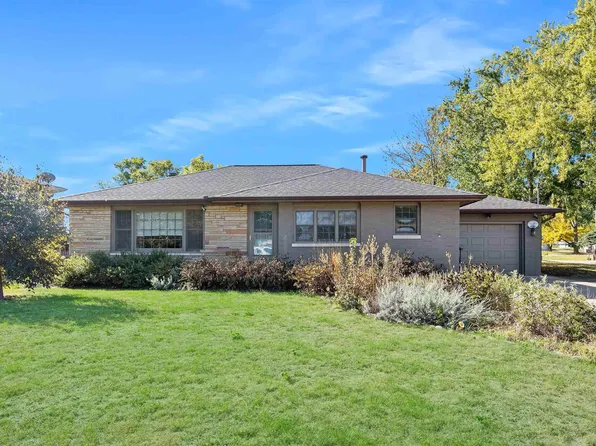 335 N Lakeshore Dr, Hanna City, IL 61536