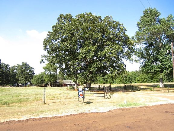 4th image of 2107 County Road 260