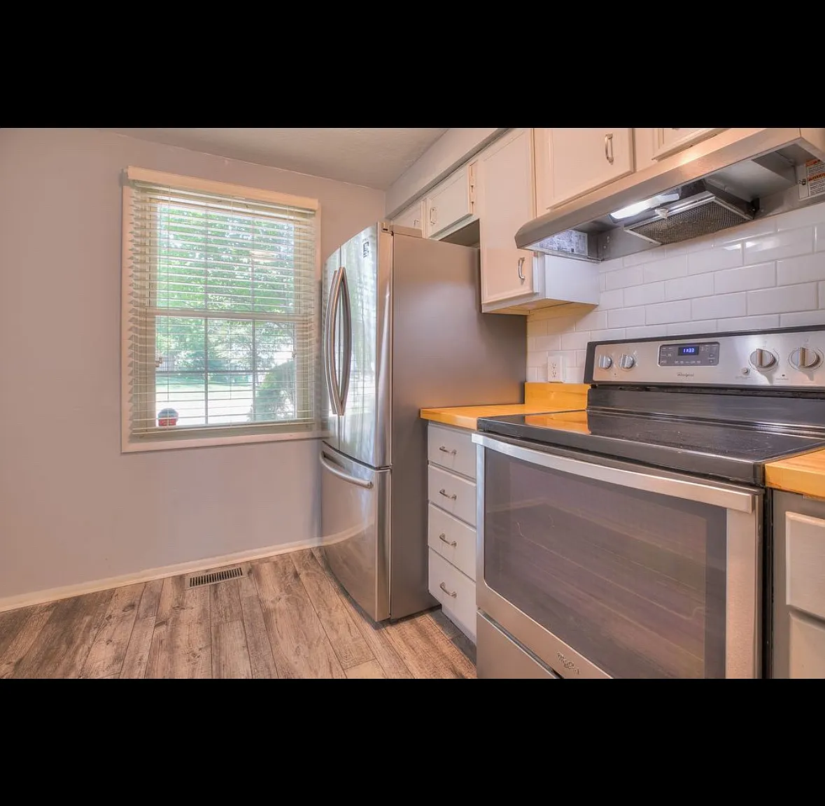 2 bed, 1.5 bath, 1984 sqft, $1,700 — Photo 4